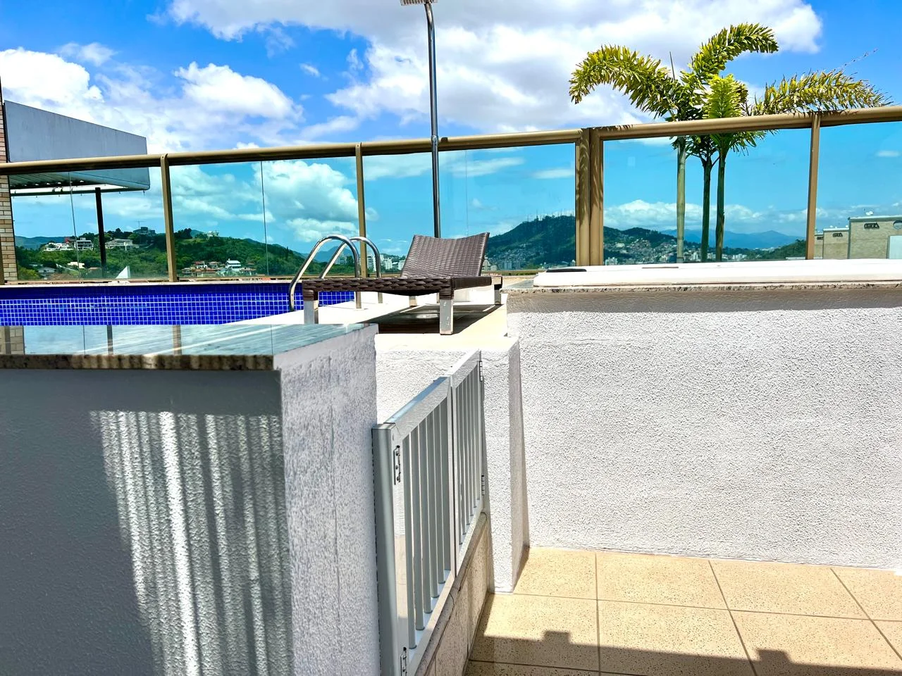 Exquisite Penthouse with Private Rooftop Spa in Joao Paulo Florianópolis