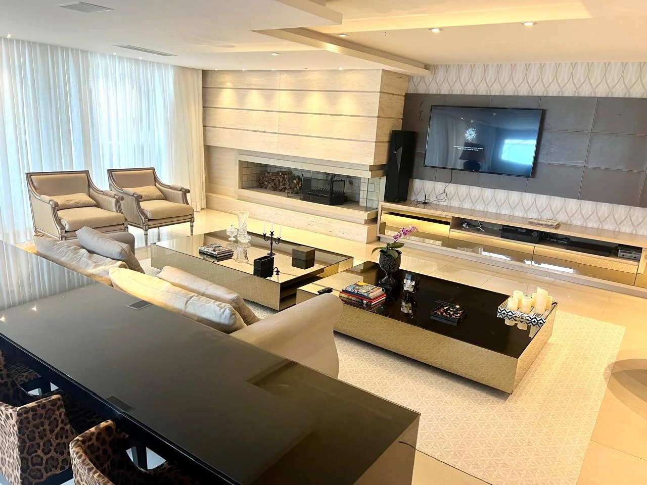 Exquisite Penthouse with Private Rooftop Spa in Joao Paulo Florianópolis