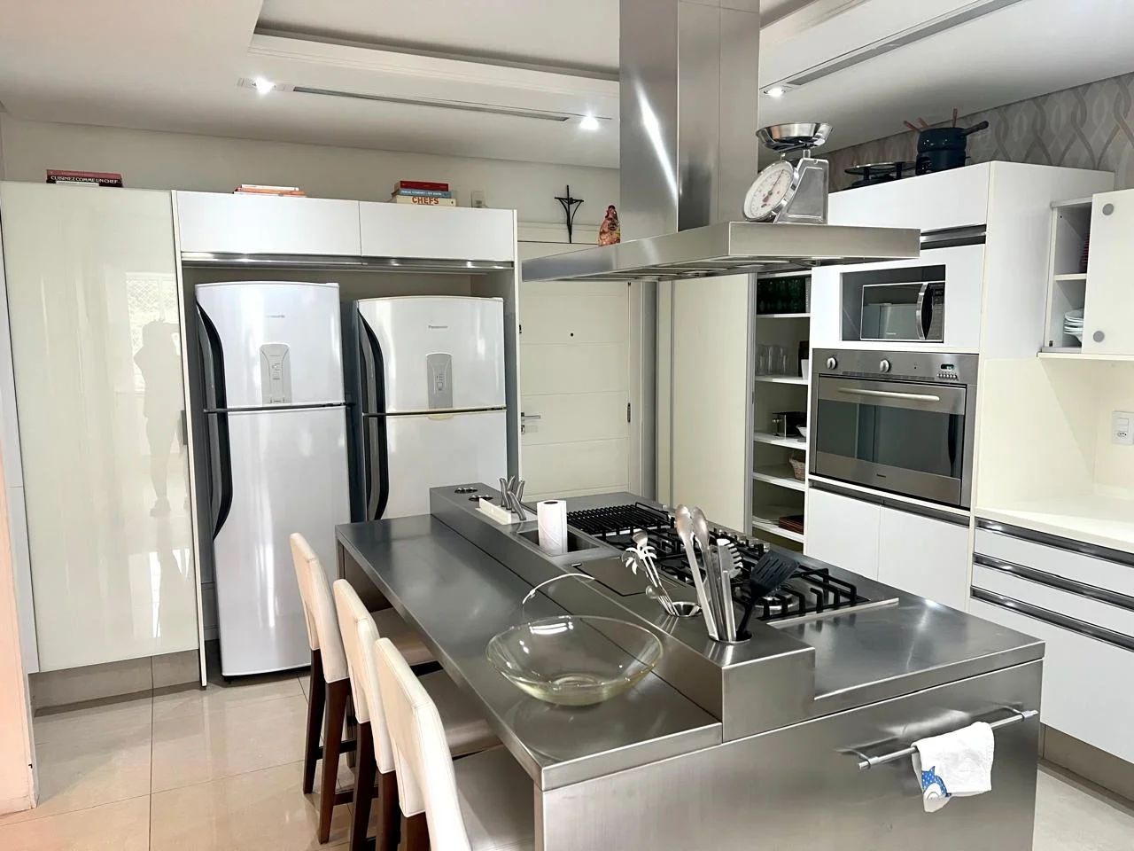 Exquisite Penthouse with Private Rooftop Spa in Joao Paulo Florianópolis