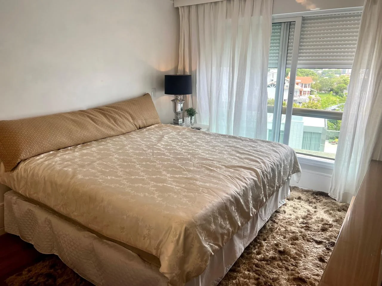 Exquisite Penthouse with Private Rooftop Spa in Joao Paulo Florianópolis