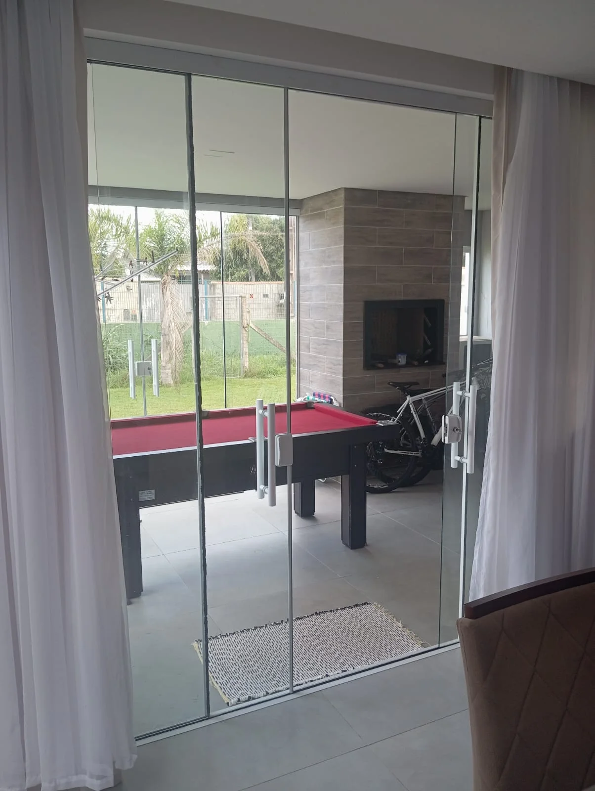 Refined Coastal Residence with Private Winter Garden at Condominío Ilha de Avoredo in Rio Vermelho