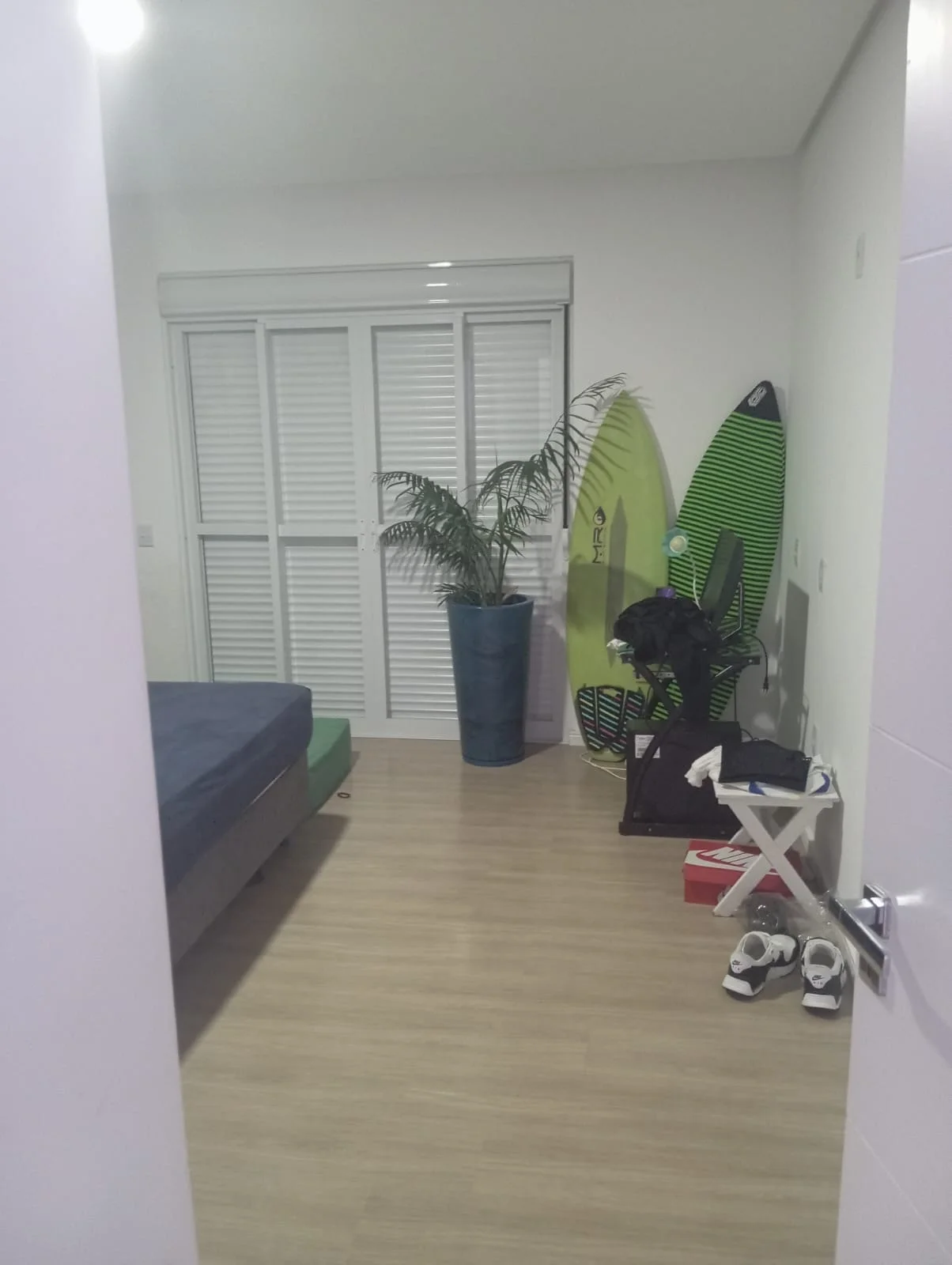 Refined Coastal Residence with Private Winter Garden at Condominío Ilha de Avoredo in Rio Vermelho