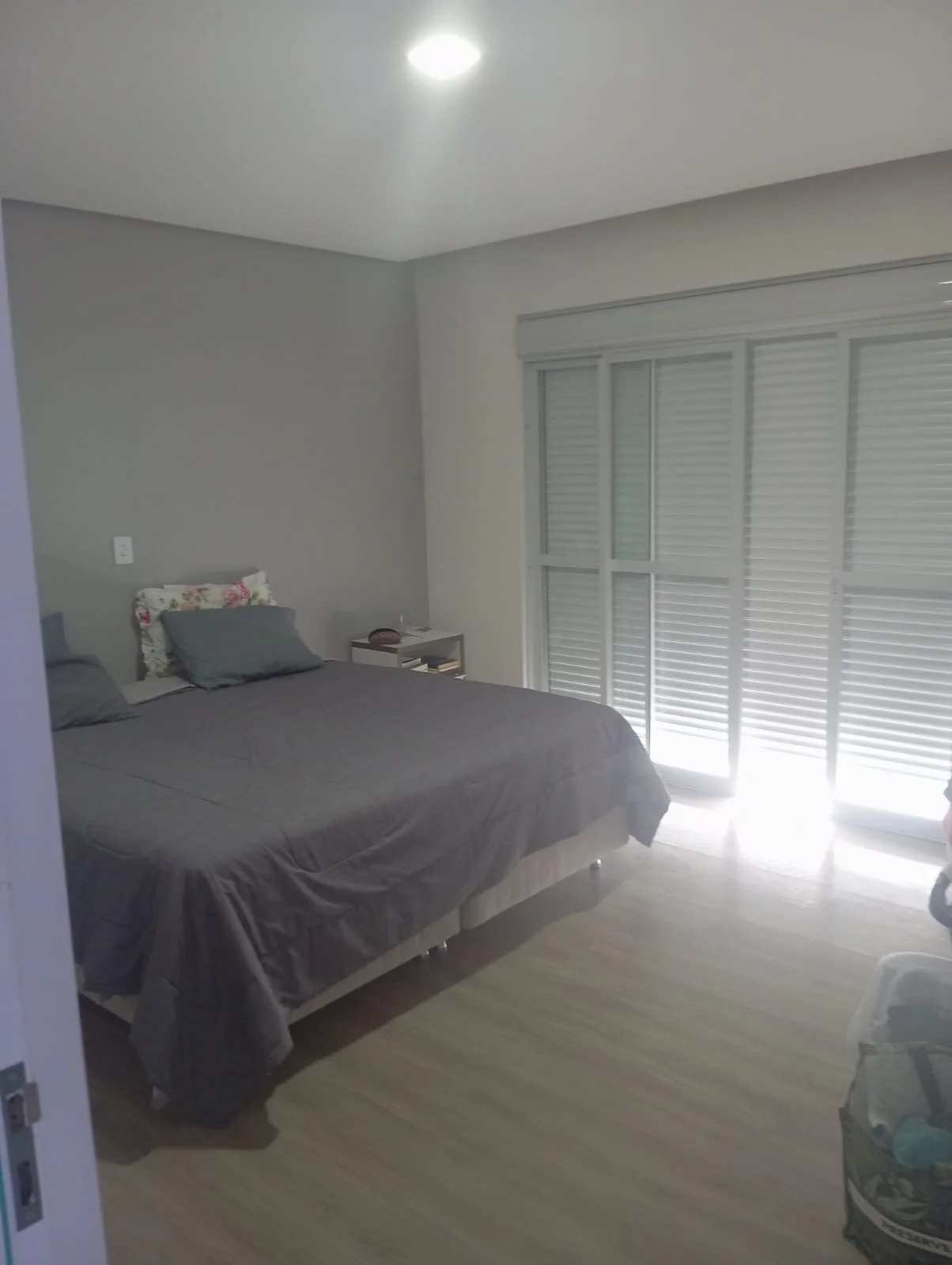 Refined Coastal Residence with Private Winter Garden at Condominío Ilha de Avoredo in Rio Vermelho