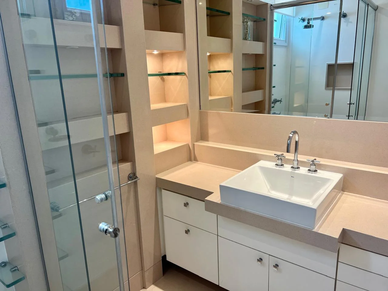 Exquisites Penthouse mit privatem Dach-Spa in Joao Paulo Florianópolis