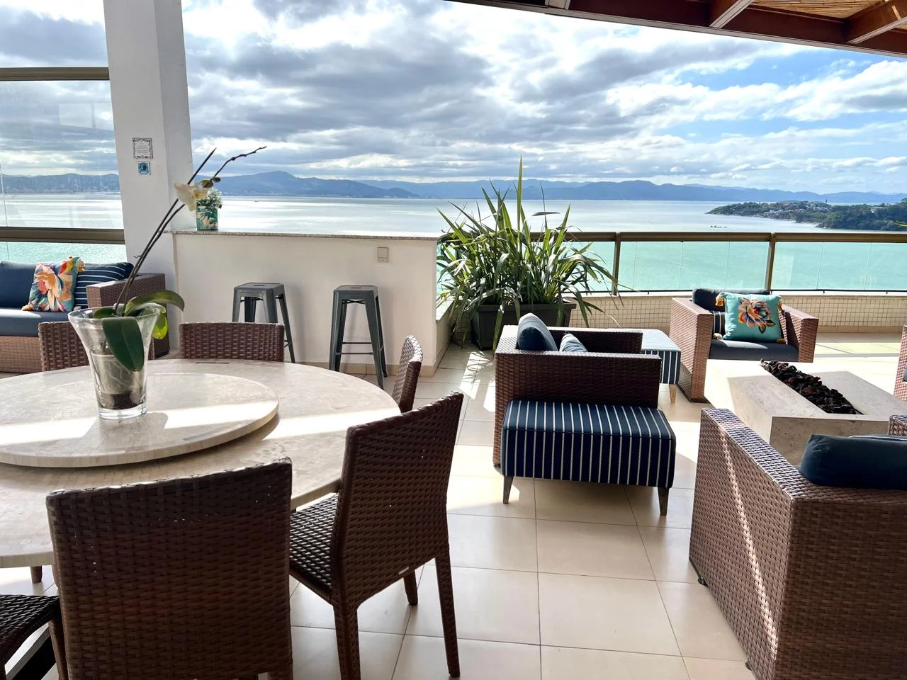 Exquisites Penthouse mit privatem Dach-Spa in Joao Paulo Florianópolis