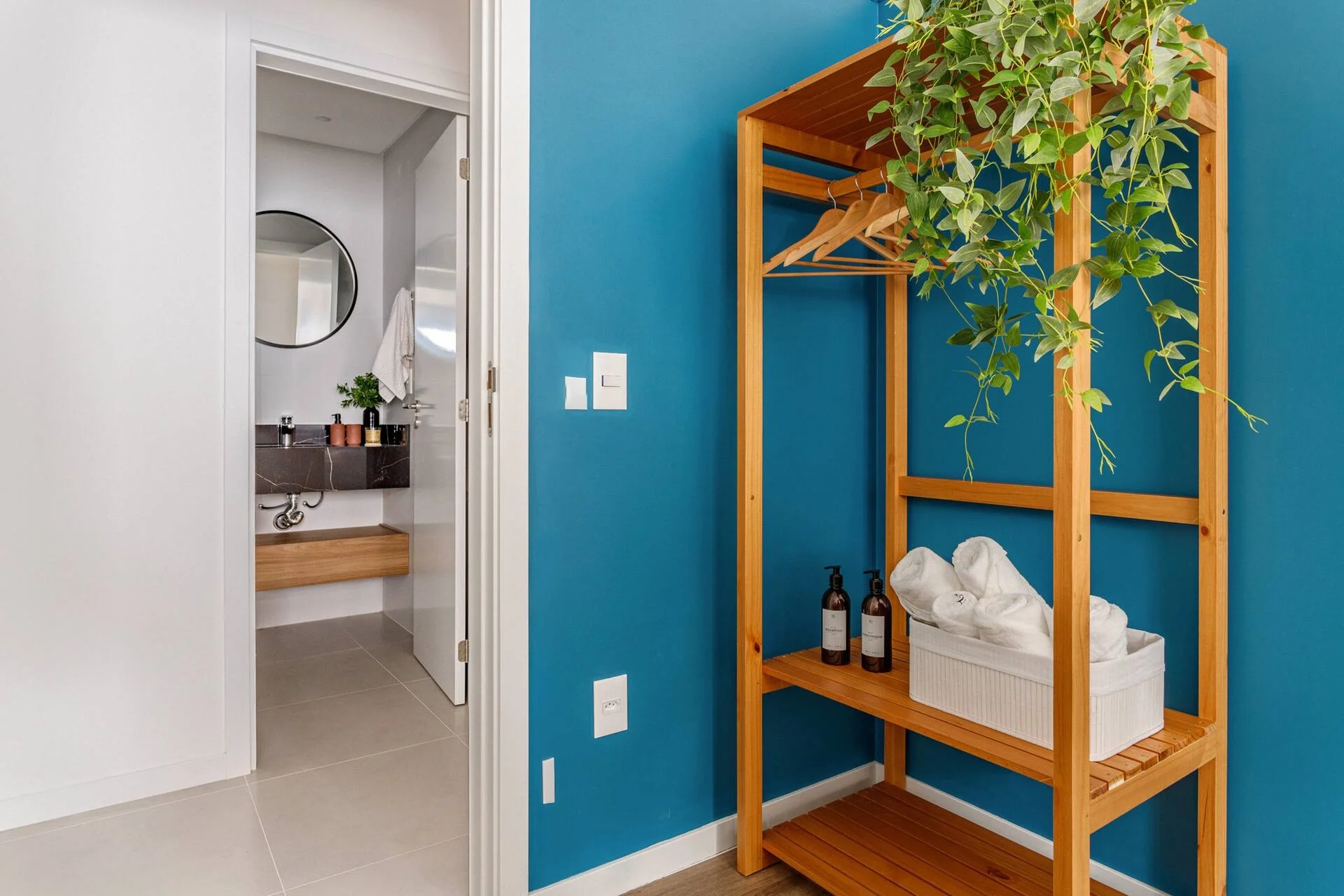 Refined Apartment with Gourmet Balcony at Home Cacupé in Florianópolis