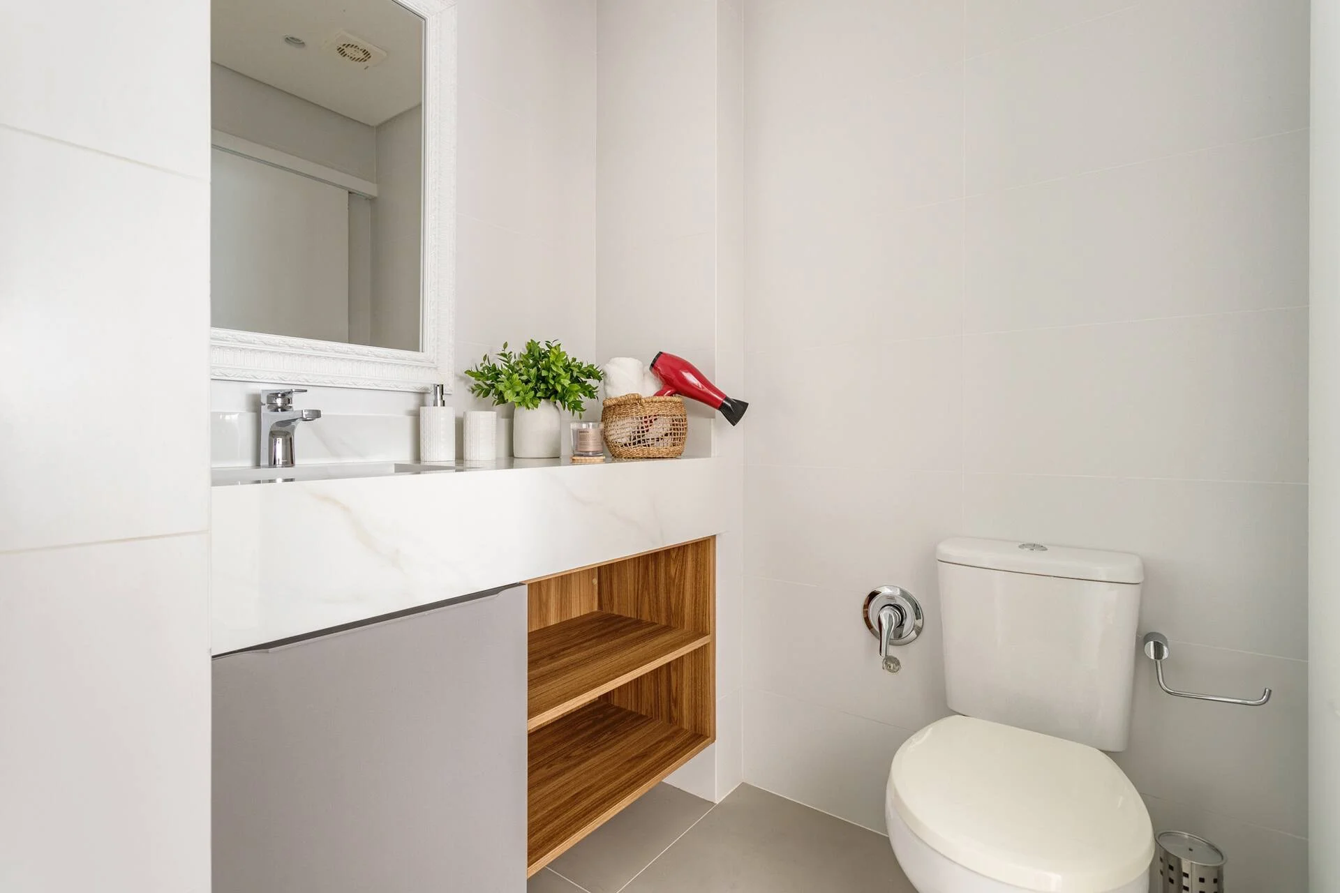 Refined Apartment with Gourmet Balcony at Home Cacupé in Florianópolis