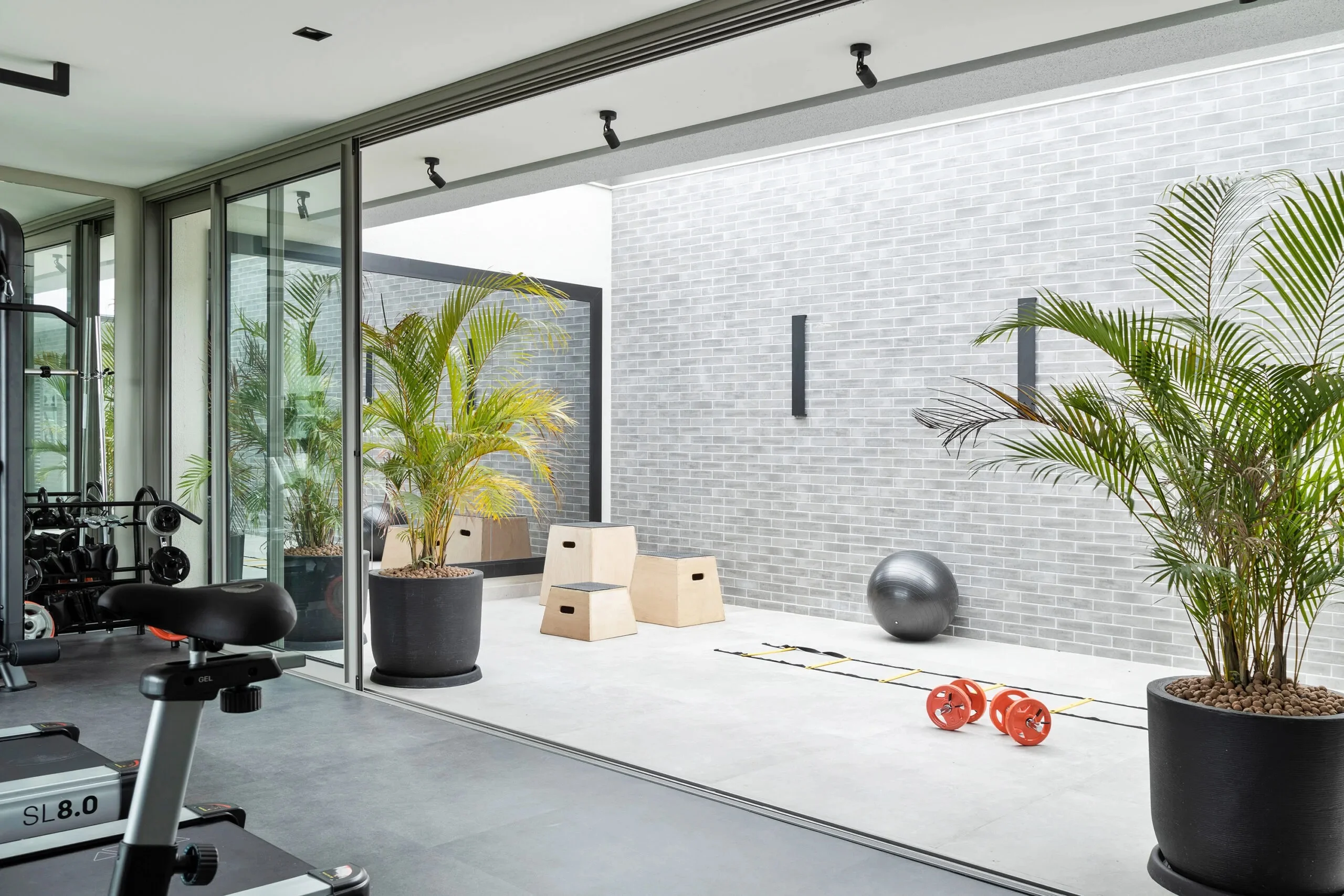 Refined Apartment with Gourmet Balcony at Home Cacupé in Florianópolis