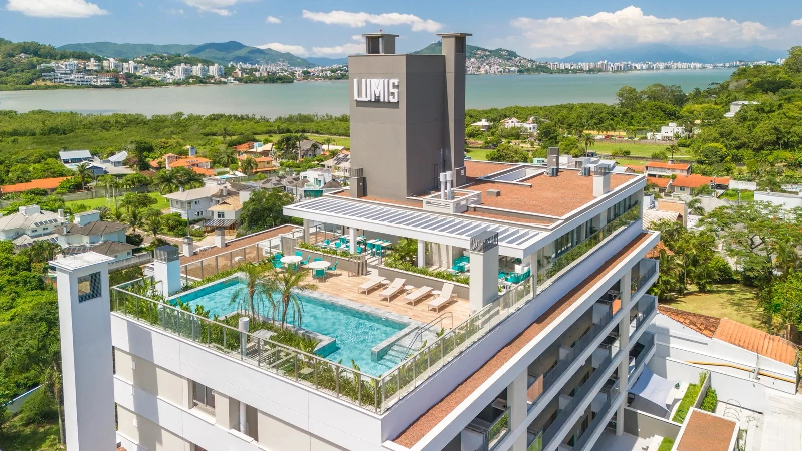 Refined Apartment with Gourmet Balcony at Home Cacupé in Florianópolis