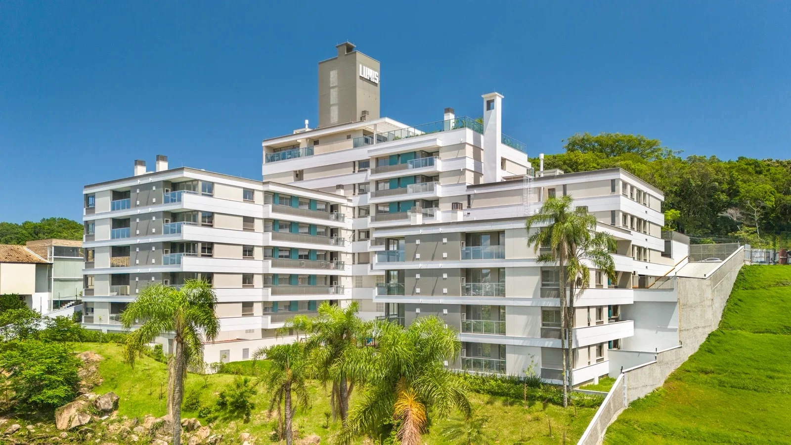 Refined Apartment with Gourmet Balcony at Home Cacupé in Florianópolis