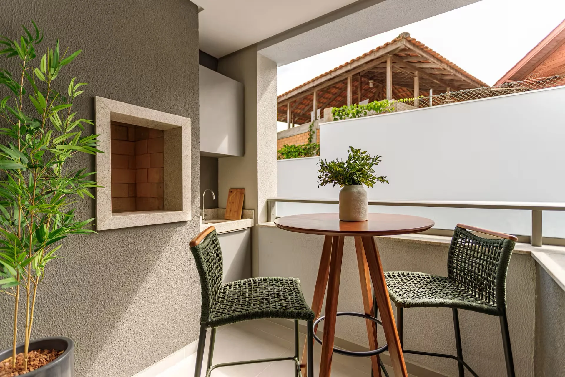 Refined Apartment with Gourmet Balcony at Home Cacupé in Florianópolis