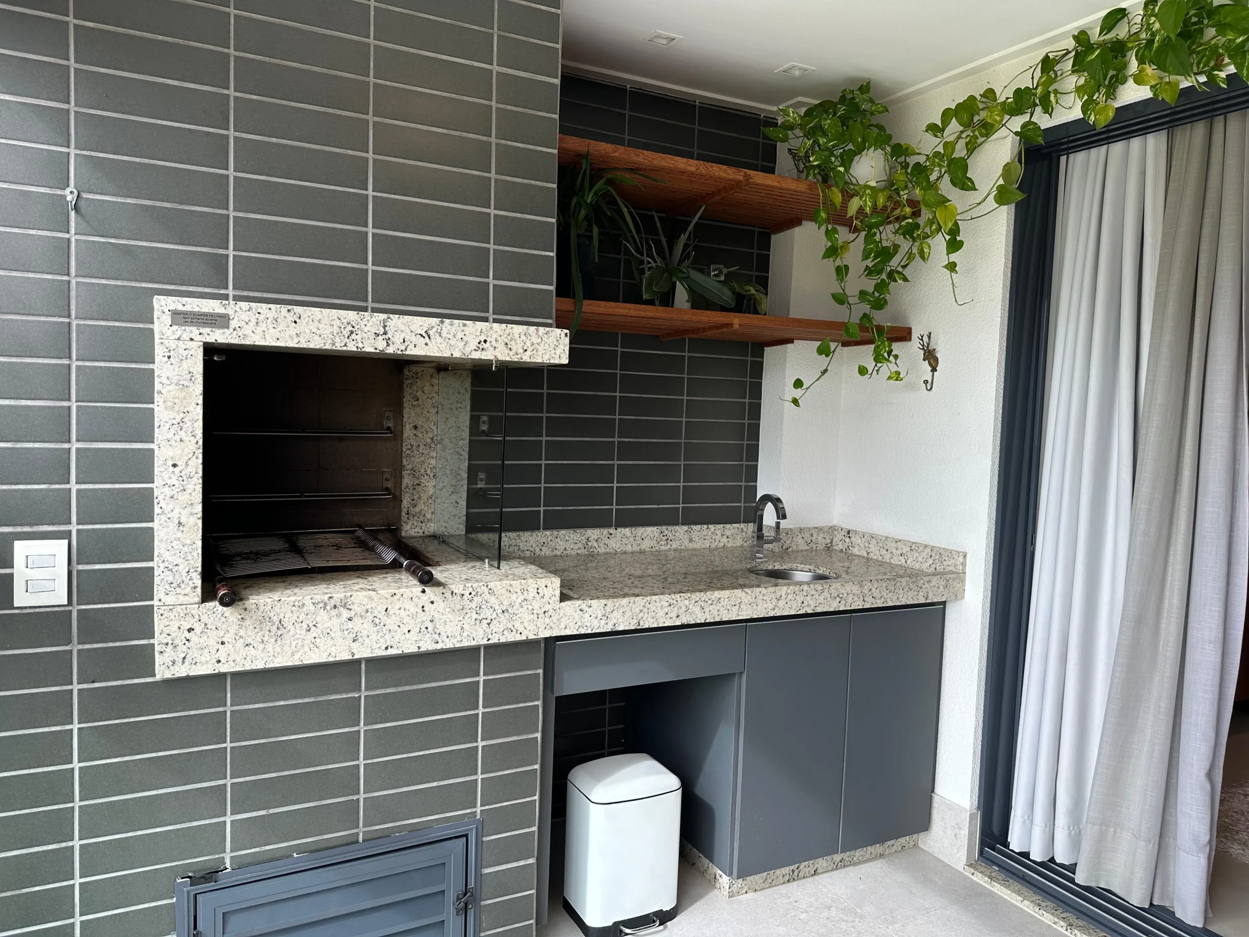 Refined Coastal Residence with Beach Access in Novo Campeche