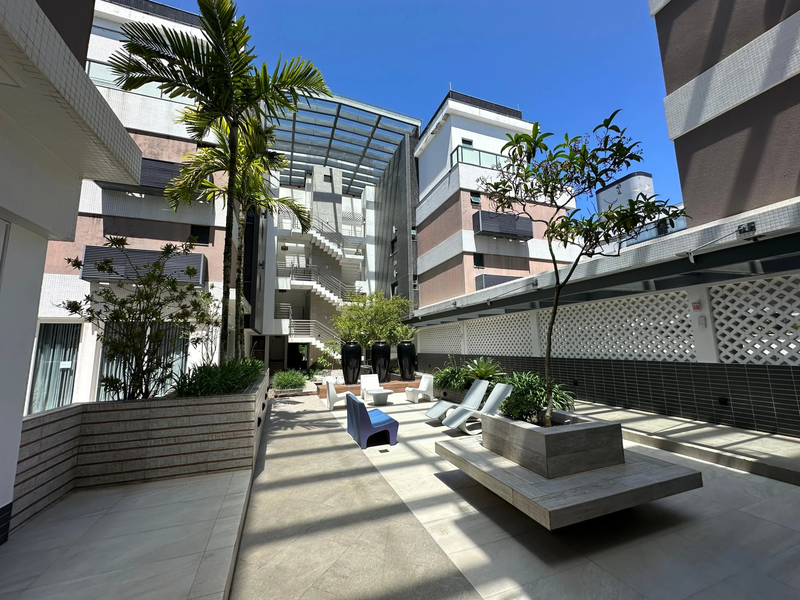 Refined Coastal Residence with Beach Access in Novo Campeche