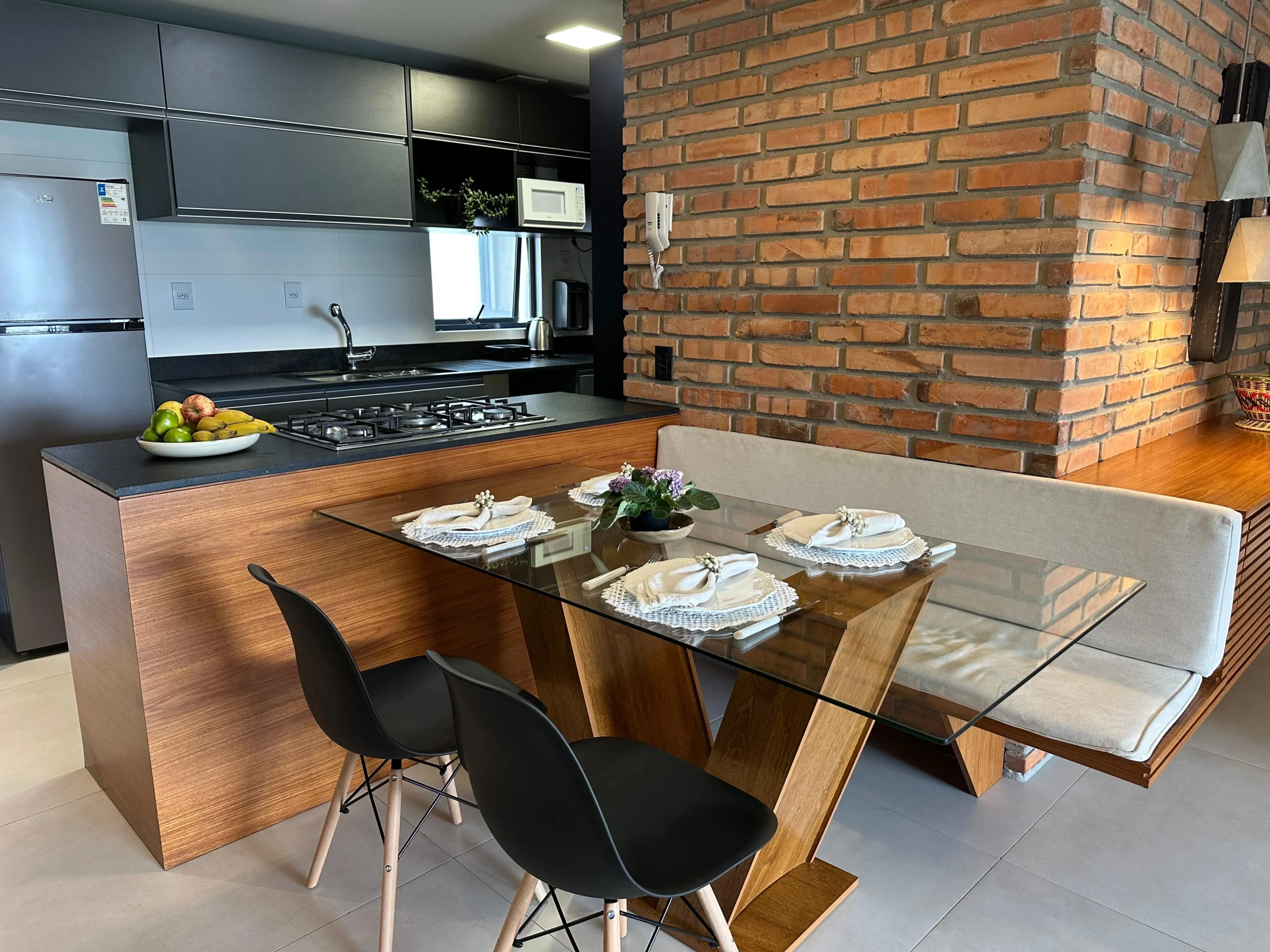 Refined Coastal Residence with Beach Access in Novo Campeche