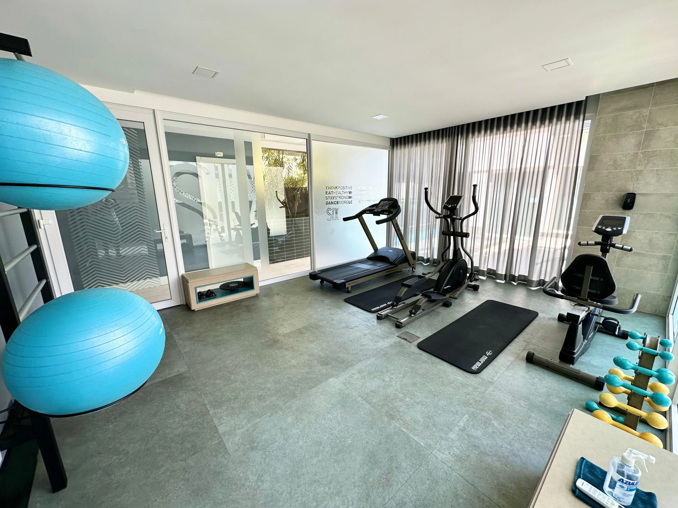 Refined Coastal Residence with Beach Access in Novo Campeche