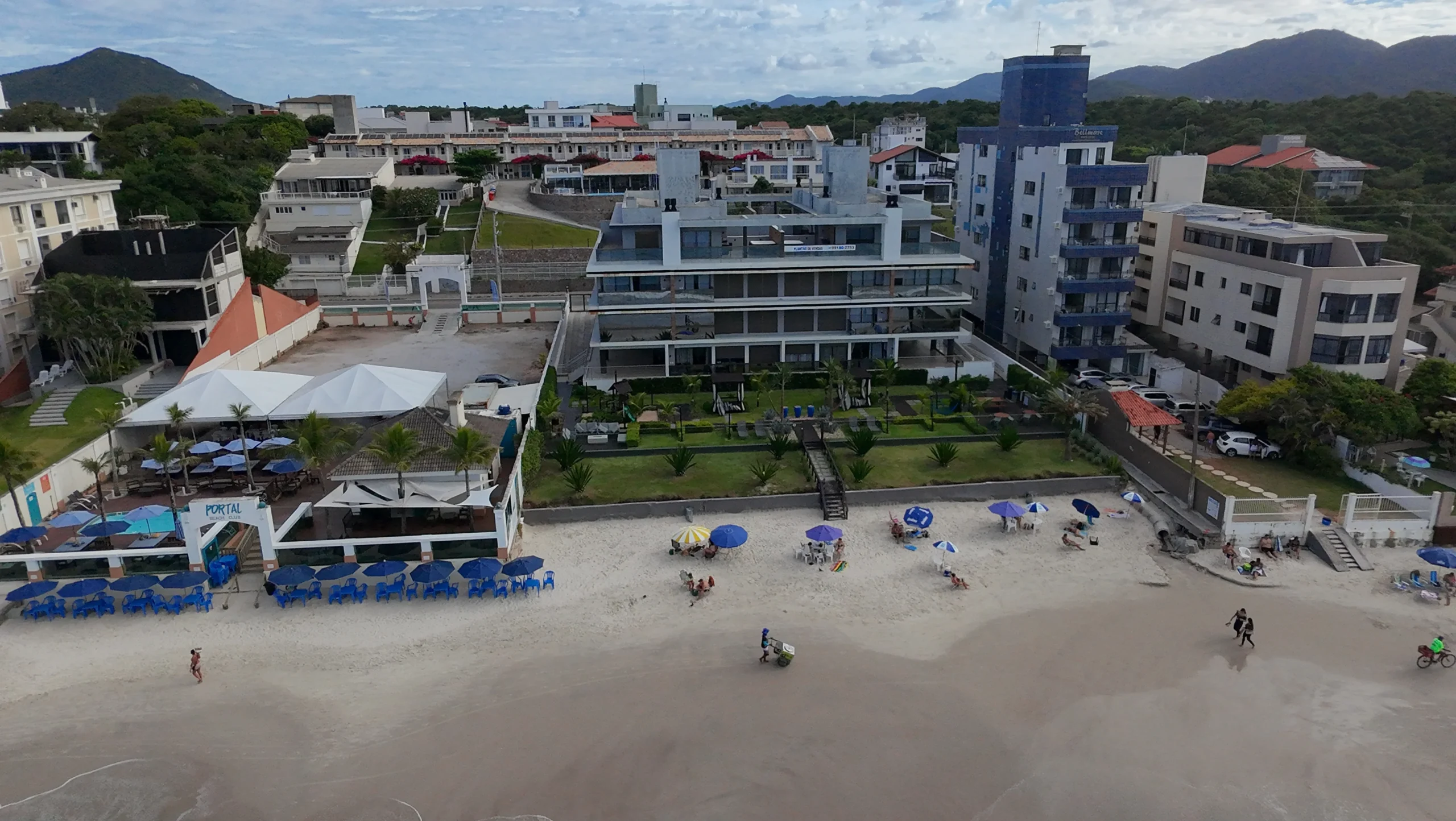 Belvedere Beach Garden: Refined Coastal Sanctuary with Panoramic Vistas in Ingleses Norte