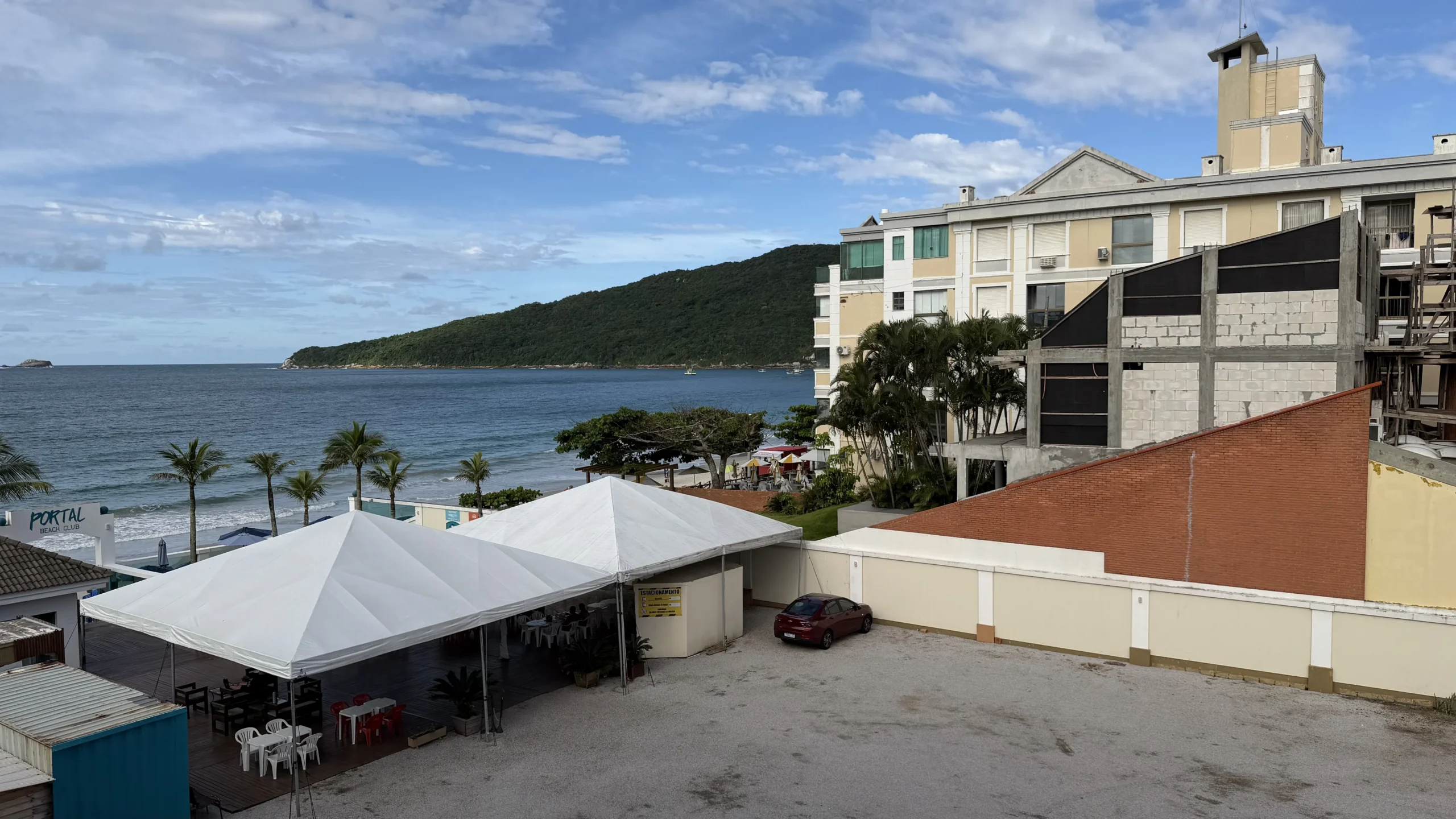 Belvedere Beach Garden: Refined Coastal Sanctuary with Panoramic Vistas in Ingleses Norte