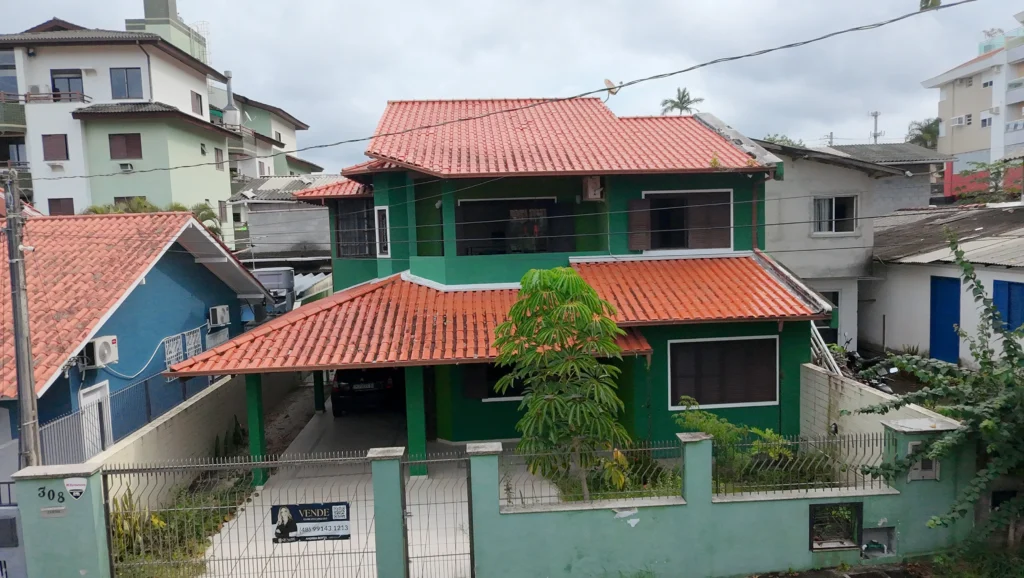 Timeless Traditional Residence in Lagoa da Conceição