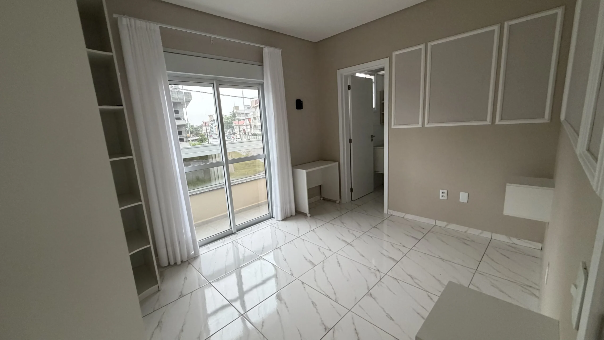 Turn-key Apartment with Private Barbecue Balcony in Ingleses