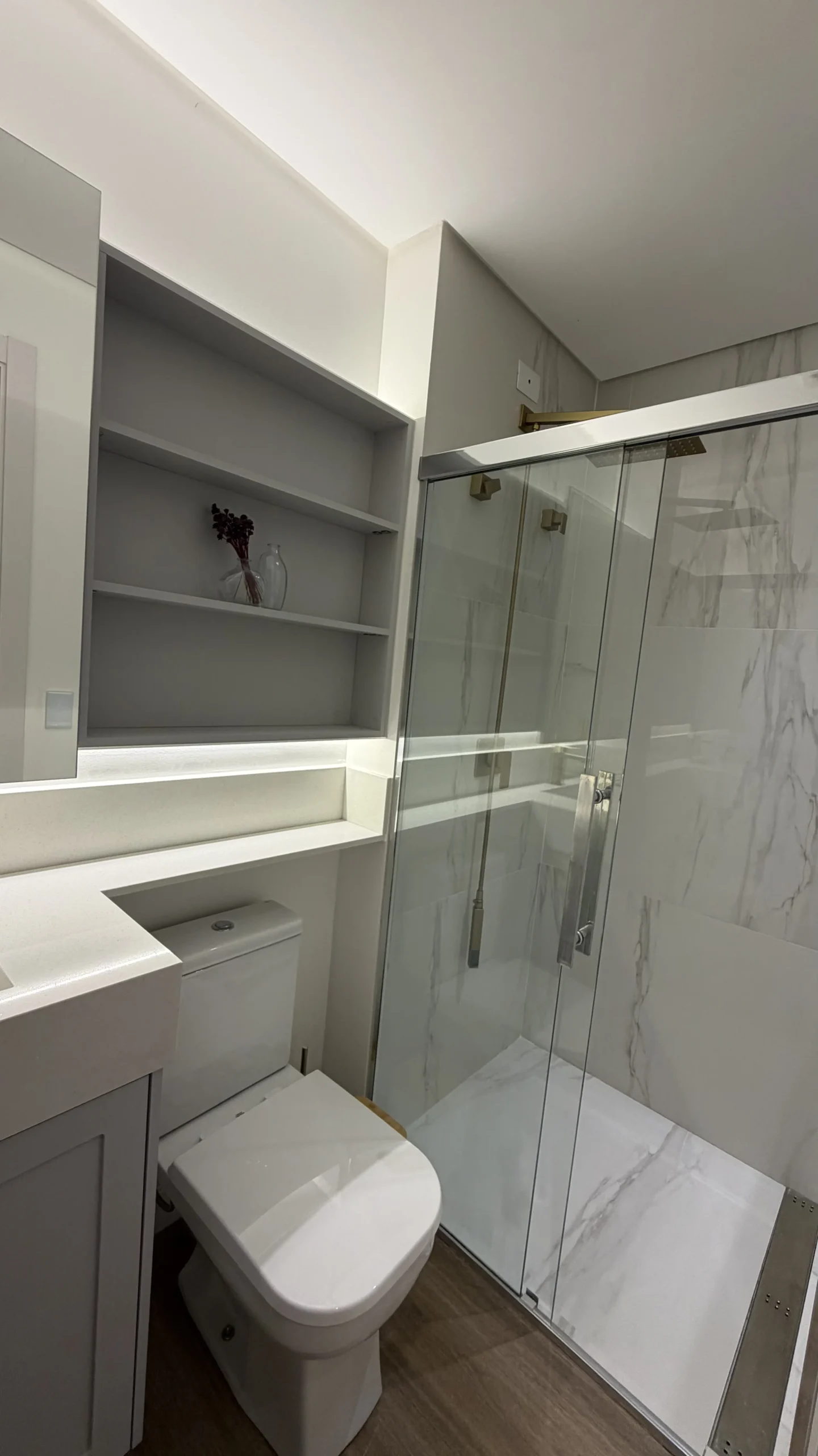 Modern 2-Bedroom Apartment with Balcony & BBQ – 120m from Gaivotas Beach, Florianópolis