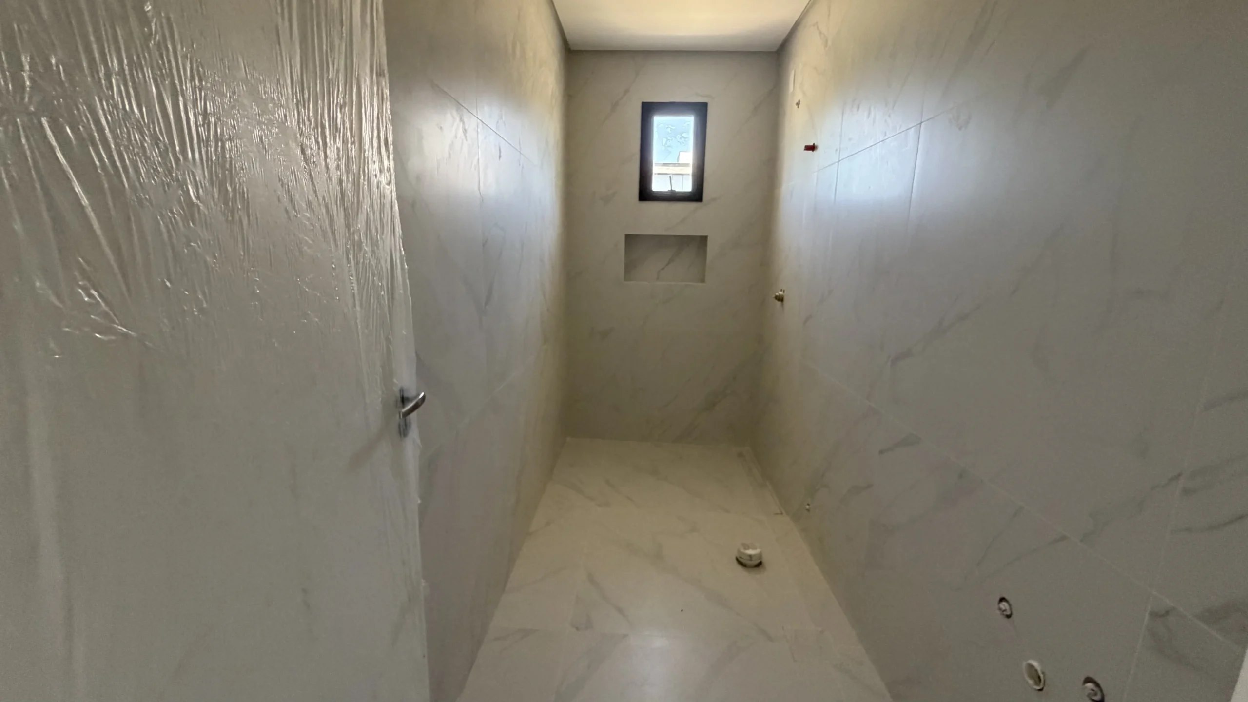 Stunning Residence with Voluminous Living in Canasjurerê