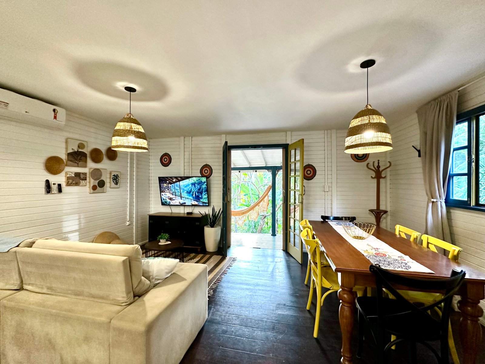 Luxury Eco Estate with 4 Furnished Homes on 6,400m² in Florianópolis – Income & Lifestyle Opportunity