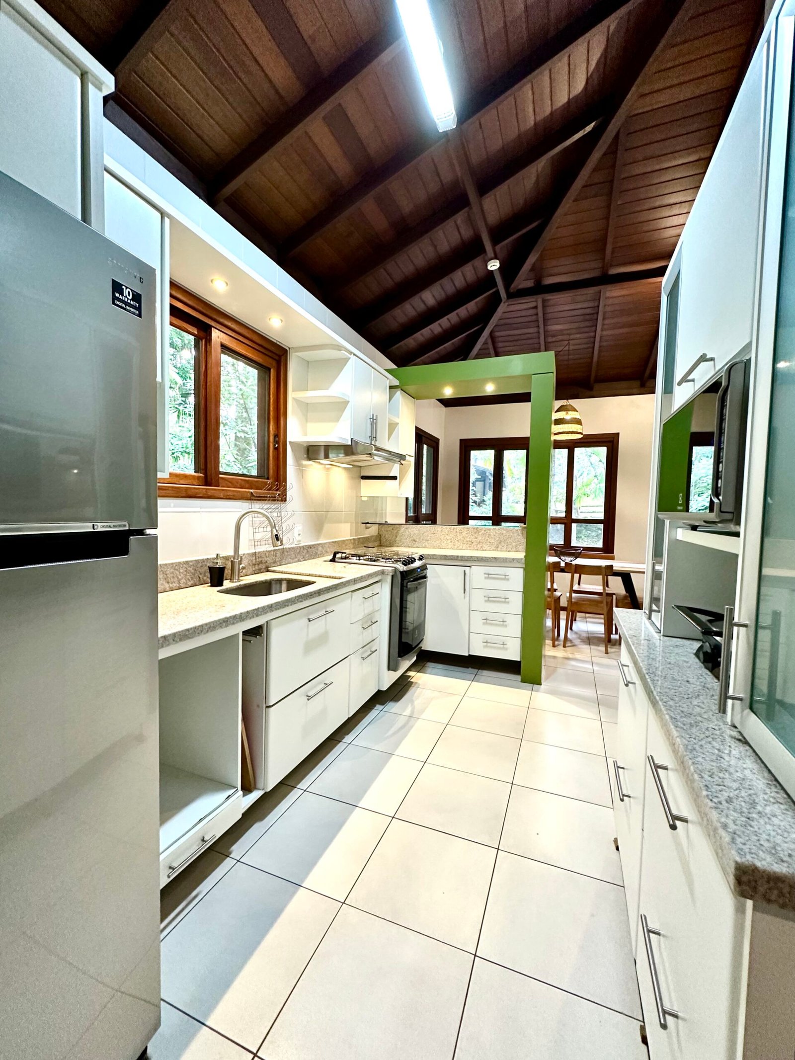 Luxury Eco Estate with 4 Furnished Homes on 6,400m² in Florianópolis – Income & Lifestyle Opportunity