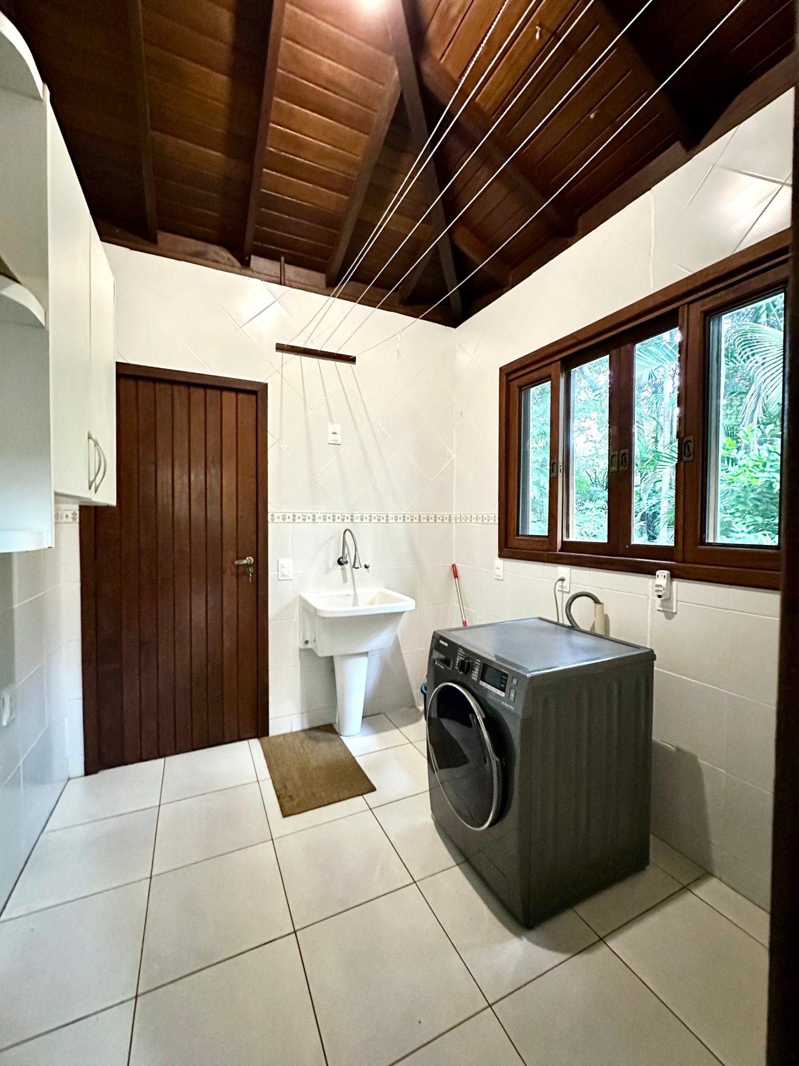 Luxury Eco Estate with 4 Furnished Homes on 6,400m² in Florianópolis – Income & Lifestyle Opportunity