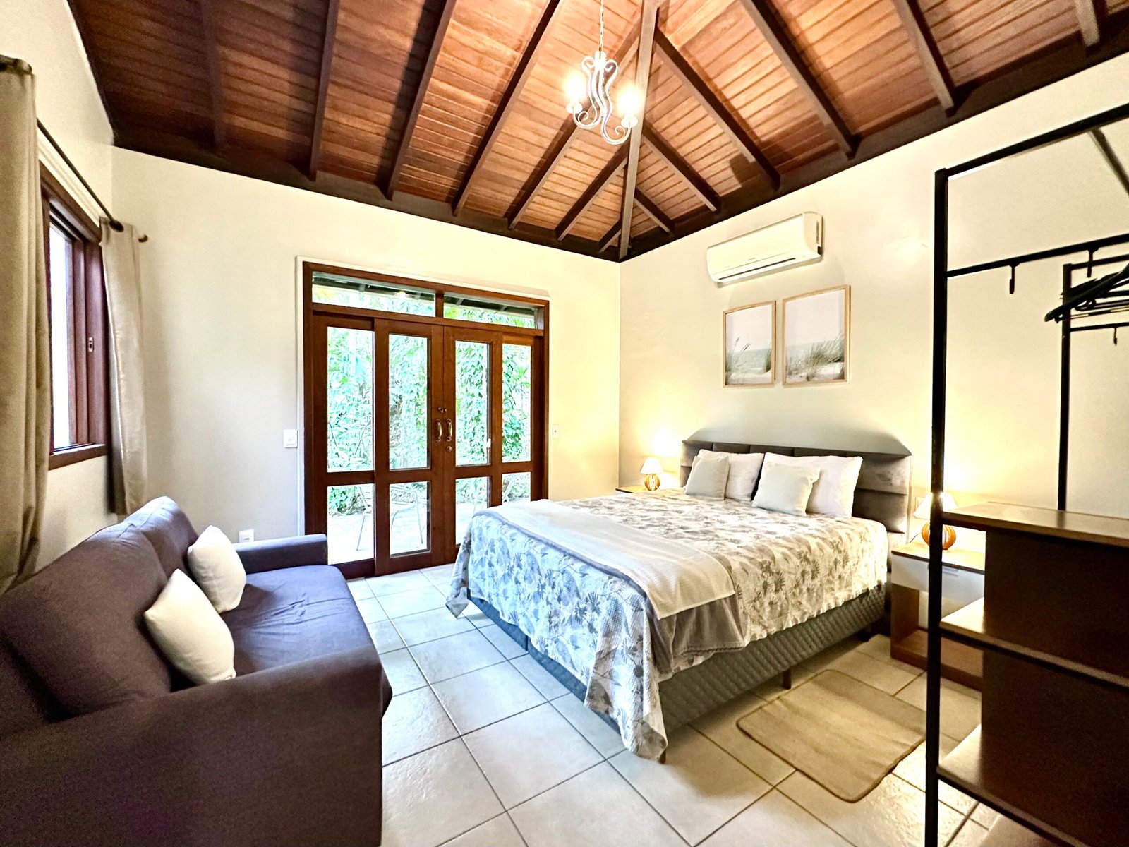 Luxury Eco Estate with 4 Furnished Homes on 6,400m² in Florianópolis – Income & Lifestyle Opportunity
