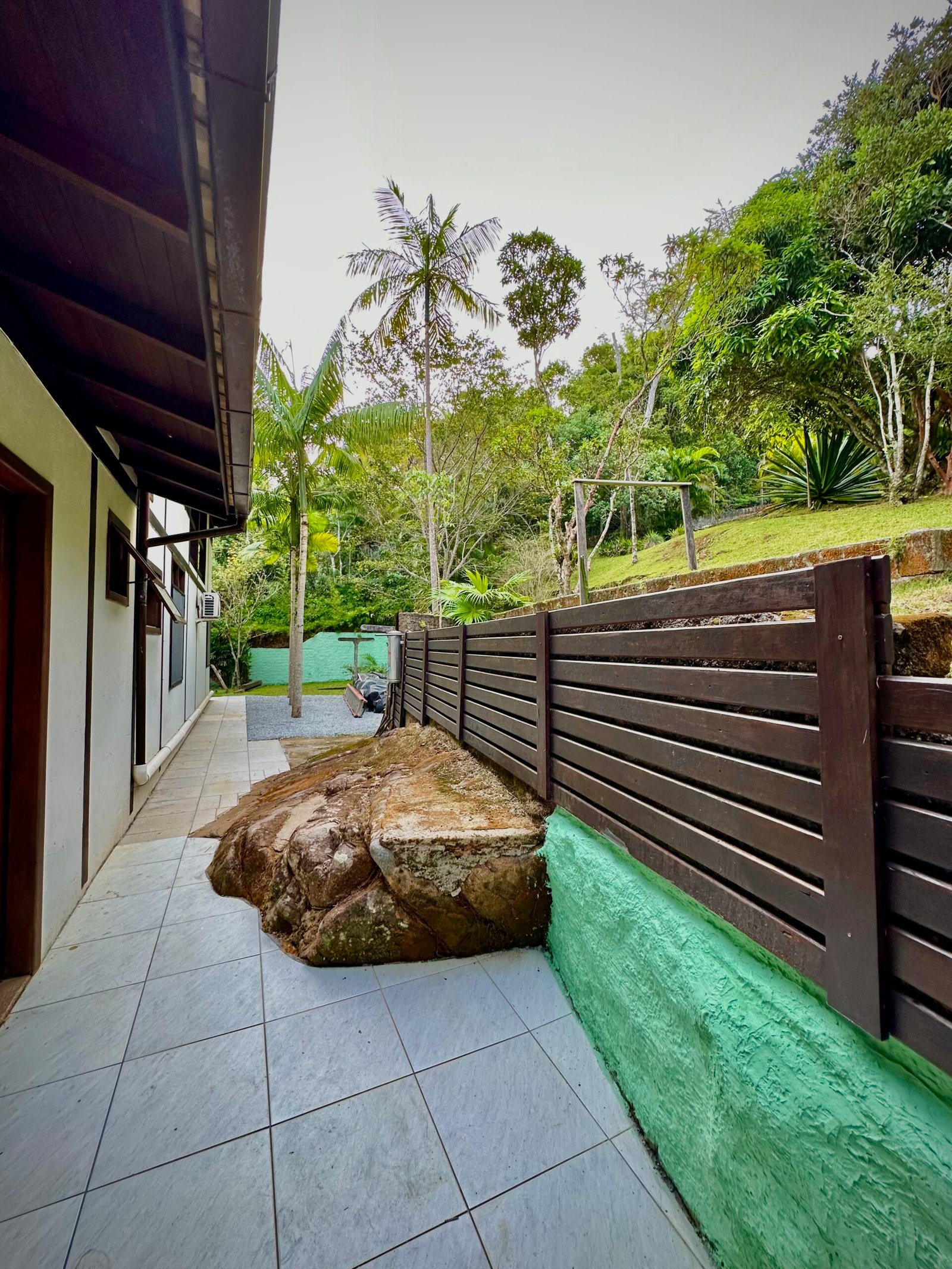Luxury Eco Estate with 4 Furnished Homes on 6,400m² in Florianópolis – Income & Lifestyle Opportunity