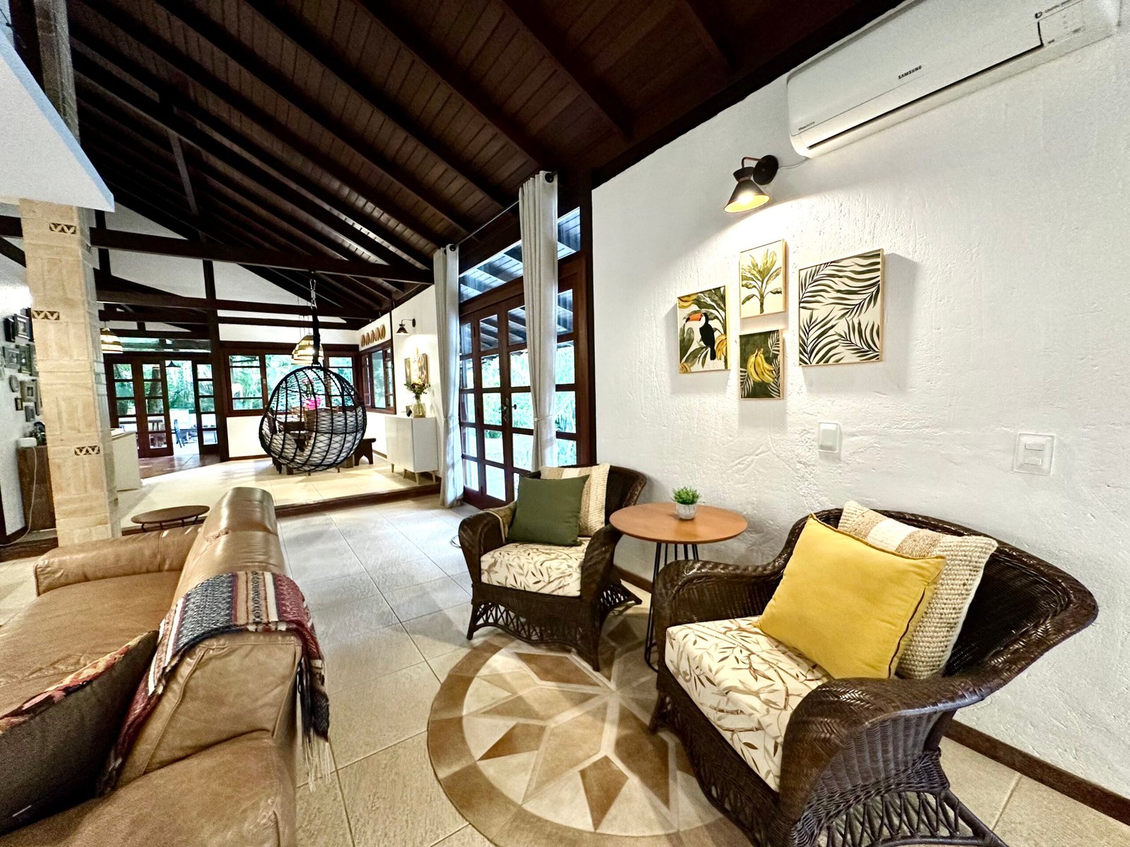 Luxury Eco Estate with 4 Furnished Homes on 6,400m² in Florianópolis – Income & Lifestyle Opportunity