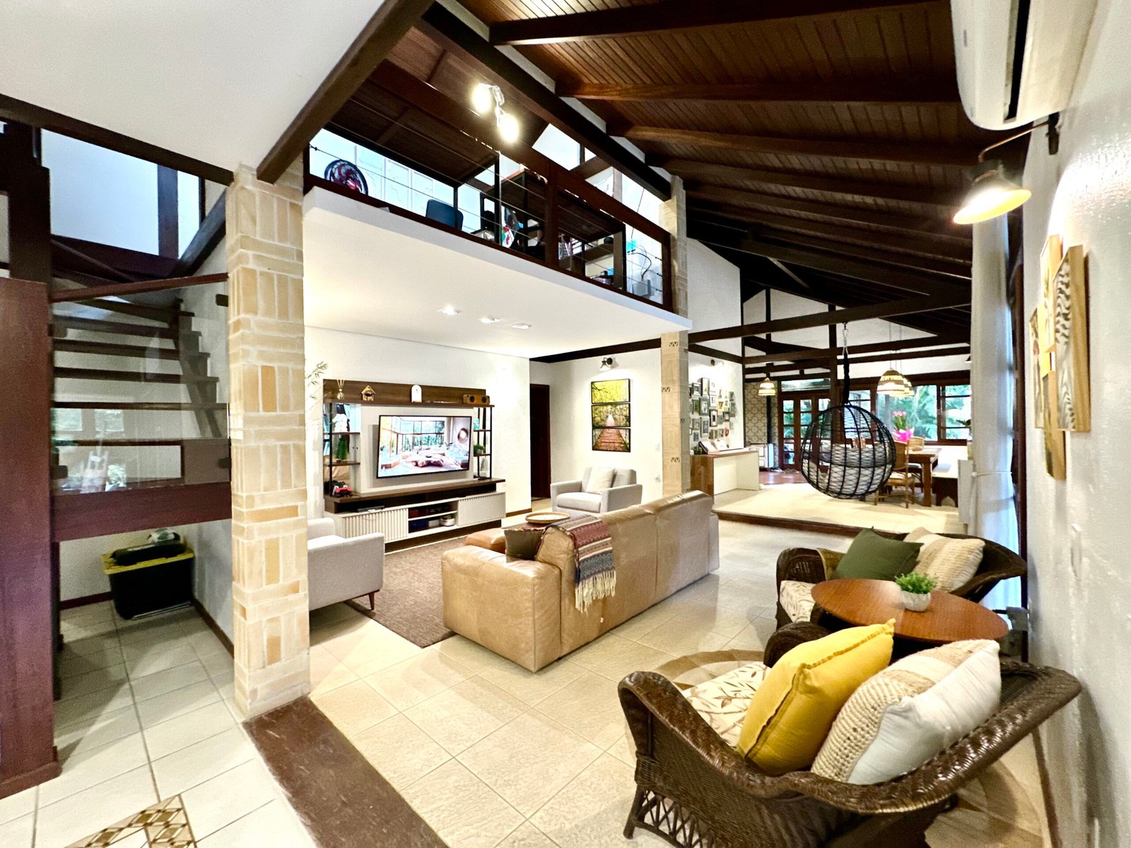 Luxury Eco Estate with 4 Furnished Homes on 6,400m² in Florianópolis – Income & Lifestyle Opportunity
