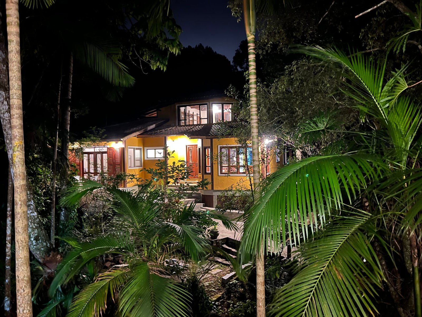 Luxury Eco Estate with 4 Furnished Homes on 6,400m² in Florianópolis – Income & Lifestyle Opportunity